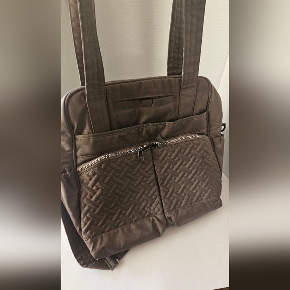 Lug‎ Bumper Overnight Duffle Bag - Picture 13 of 15